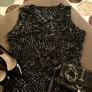 🌹 The Limited Sleeveless Top, Size XL 🌹